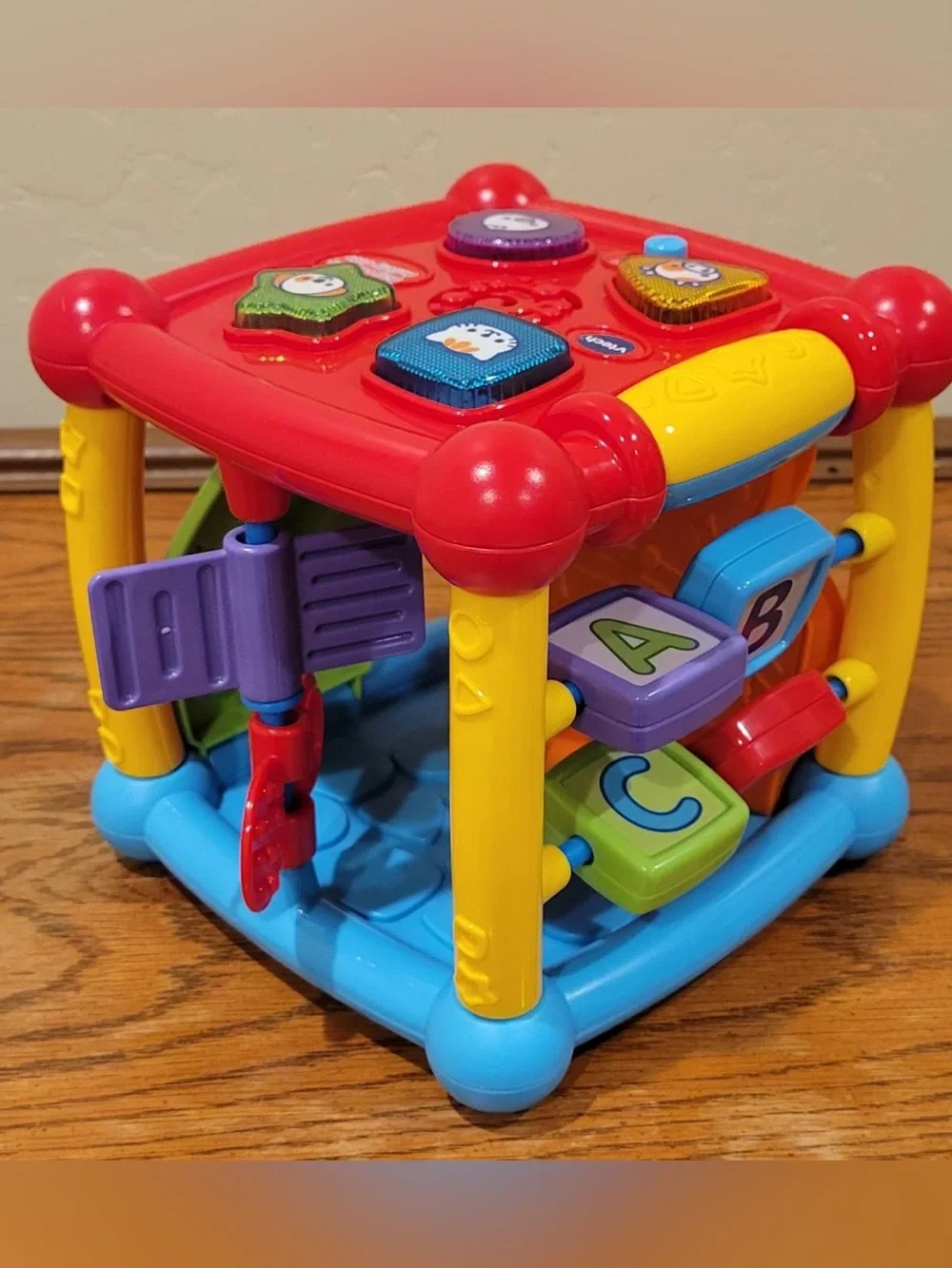 VTech Busy Learners Activity Cube – Interactive Baby/Toddler Toy